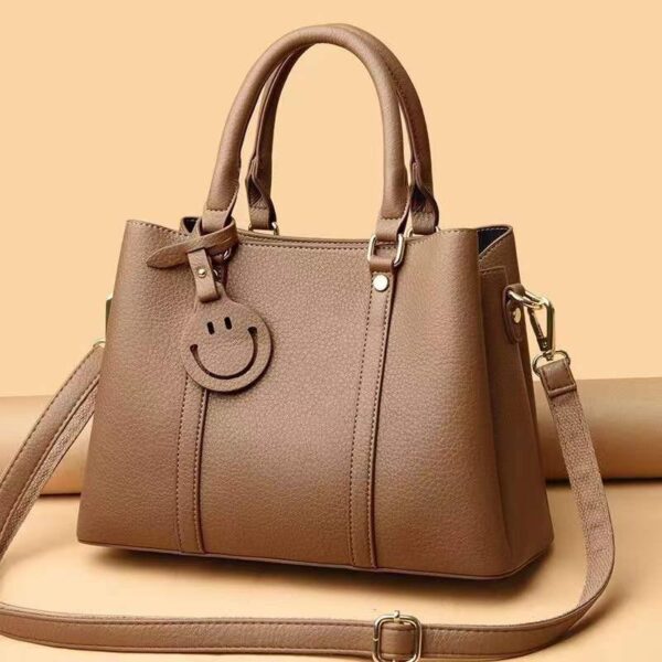 Cooperate hanbag for women